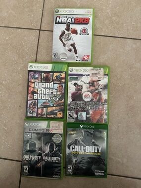 EXCELLENT 4-X BOX 360 & 1- X BOX ONE(AS PICTURED )